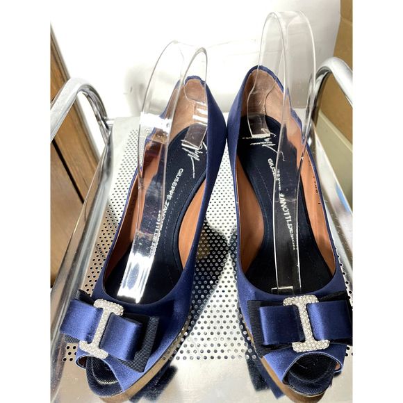 Guiseppe Zannotti  French Blue Satin Heels - Picture 1 of 8
